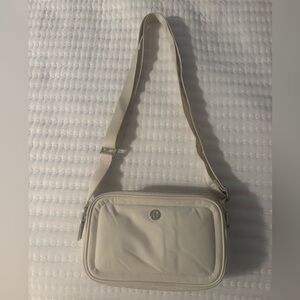 Lululemon crossbody camera bag